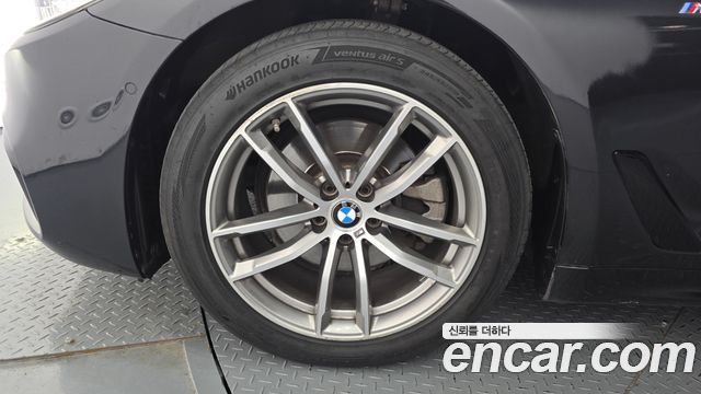 BMW 5-Series 520d xDrive M Sport Package Plus — пробег 219 992 км — фото 5 из 5