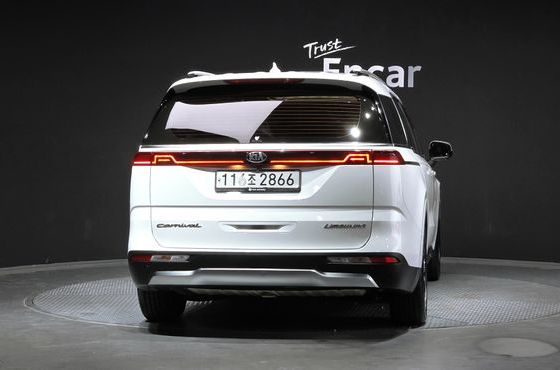 Kia Carnival 7-Seater Signature — пробег 110 718 км — фото 4 из 5