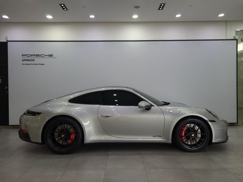 Porsche 911 Carrera GTS — пробег 3 600 км — фото 5 из 5