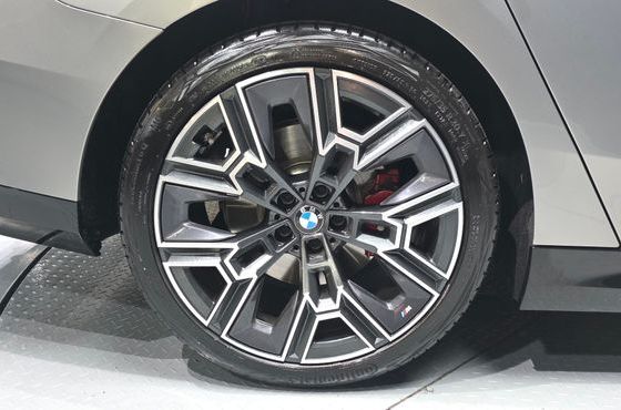 BMW 5-Series 530i xDrive M Sport Pro Special Edition — пробег 5 817 км — фото 5 из 5