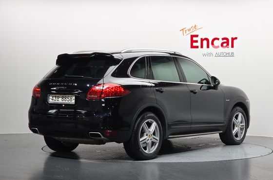 Porsche Cayenne 4.2 S Diesel 958 — пробег 123 418 км — фото 2 из 5