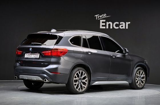 BMW X1 xDrive 20i xLine — пробег 63 056 км — фото 2 из 5