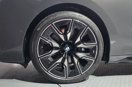 BMW i7 M70 xDrive M Performance — пробег 16 228 км — фото 5 из 5