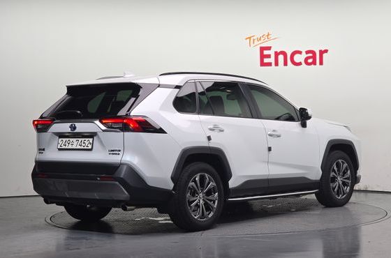 Toyota RAV4 2,5 4WD Hybrid LTD — пробег 58 657 км — фото 2 из 5
