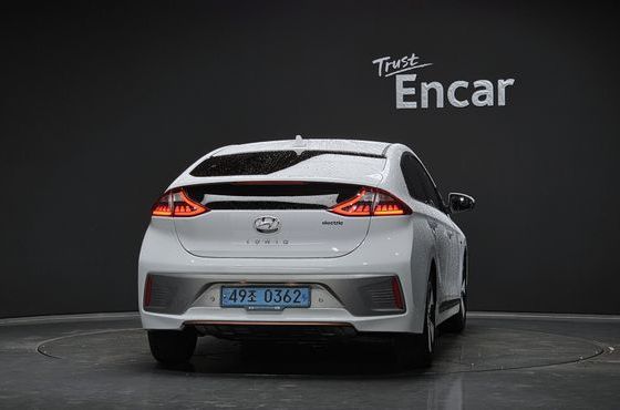 Hyundai Ioniq Q — пробег 93 749 км — фото 4 из 5