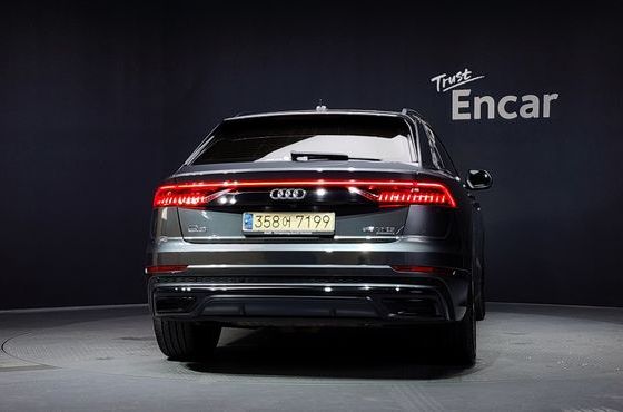 Audi Q8 55 TFSI Quattro Premium — пробег 180 871 км — фото 4 из 5