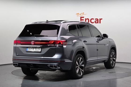 Volkswagen Atlas 2.0 TSI R-LINE 7-Seater — пробег 22 212 км — фото 2 из 5