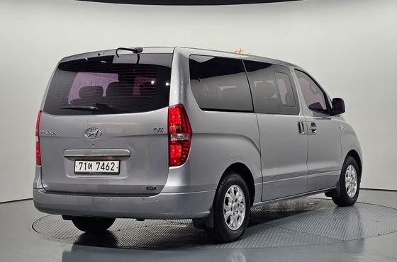 Hyundai Starex 12-Seater Wagon CVX Deluxe — пробег 118 292 км — фото 2 из 5