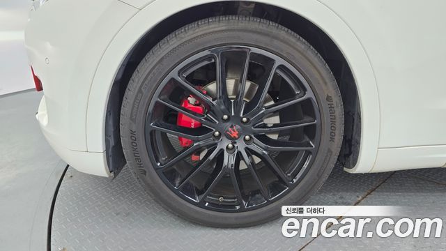 Maserati Levante 3.0 AWD Sport — пробег 131 837 км — фото 5 из 5