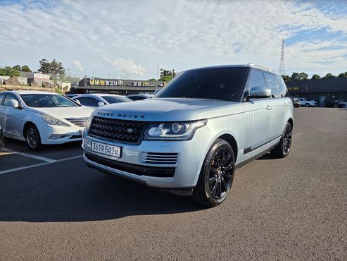 Land Rover Range Rover 3.0 TDV6 Vogue SE DIESEL — пробег 210 220 км — фото 1 из 5