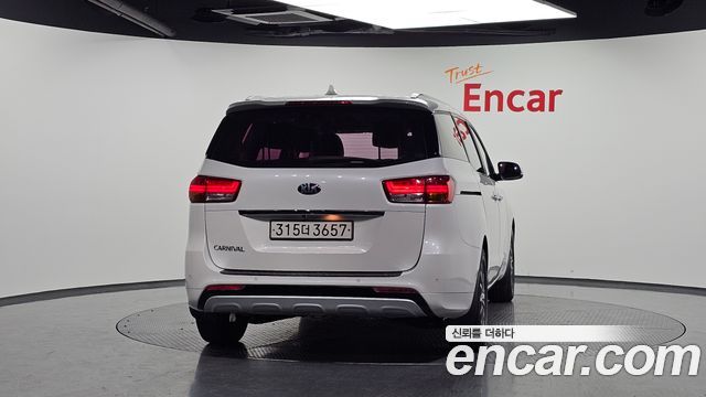 Kia Carnival из Кореи Encar