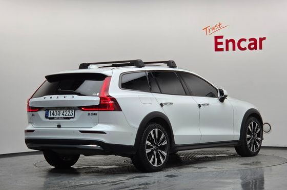 Volvo V60 B5 AWD — пробег 38 604 км — фото 2 из 5