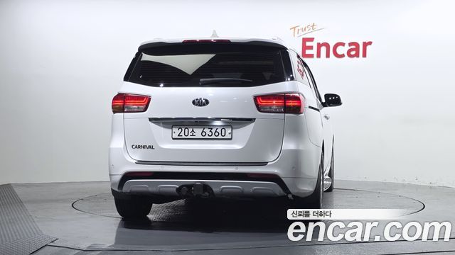 Kia Carnival из Кореи Encar