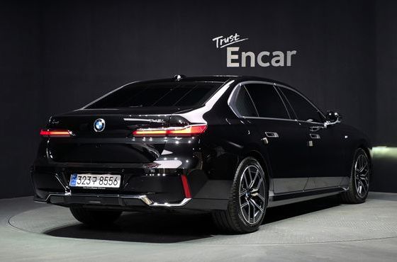 BMW 7-Series 740i xDrive M Sport — пробег 9 214 км — фото 2 из 5