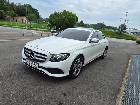 Mercedes-Benz E-Class E300 4MATIC Avnatgarde — пробег 83 000 км — фото 1 из 5
