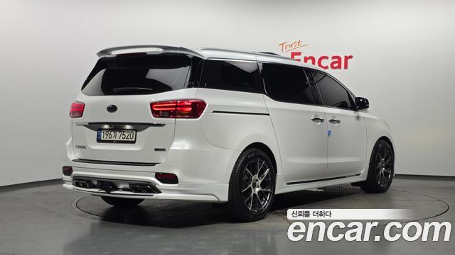 Kia Carnival 9-Seater Noblesse — пробег 209 236 км — фото 2 из 5