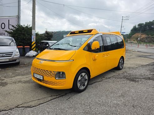 Hyundai Staria L3.5 Kinder Safety Car 11-Seater — пробег 118 279 км — фото 1 из 5