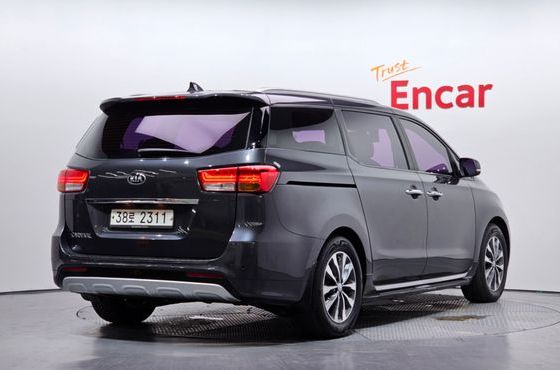 Kia Carnival 9-seater Luxury — пробег 140 781 км — фото 2 из 5
