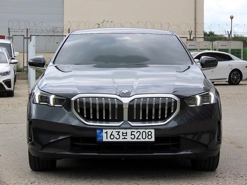 BMW 5-Series 520i — пробег 16 490 км — фото 1 из 5