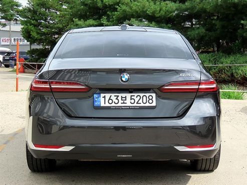 BMW 5-Series 520i — пробег 16 490 км — фото 4 из 5