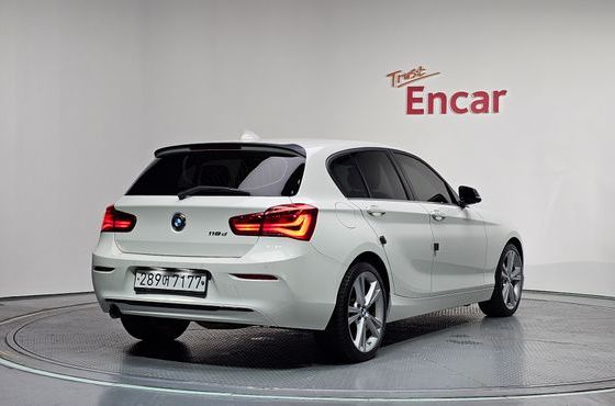 BMW 1-Series 118d Sport 5Door — пробег 122 406 км — фото 2 из 5