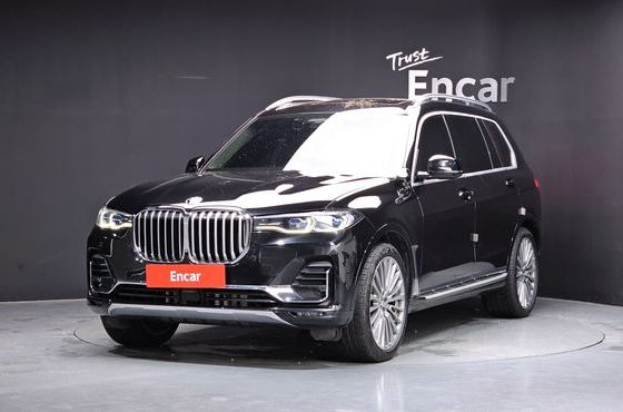 BMW X7 xDrive 40i Design Pure Excellence 6-Seater — пробег 165 052 км — фото 1 из 5