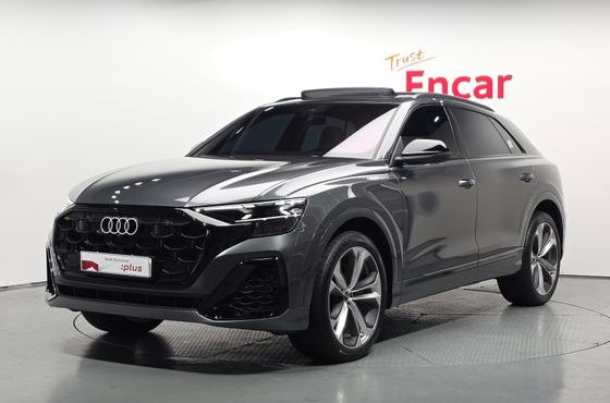 Audi Q8 55 TFSI Quattro Premium — пробег 4 398 км — фото 1 из 5