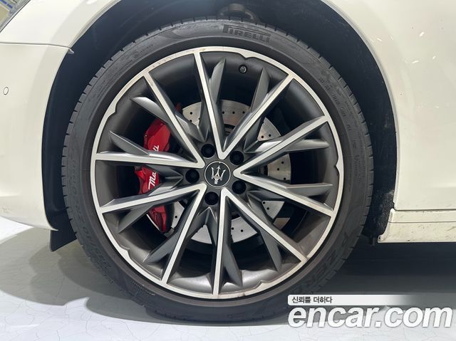 Maserati Ghibli из Кореи Encar