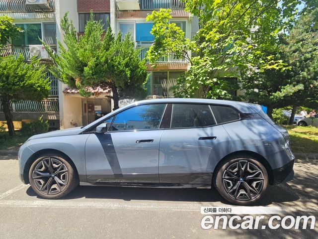 BMW iX из Кореи Encar