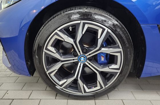 BMW i4 eDrive40 M Sports Pro — пробег 79 174 км — фото 5 из 5