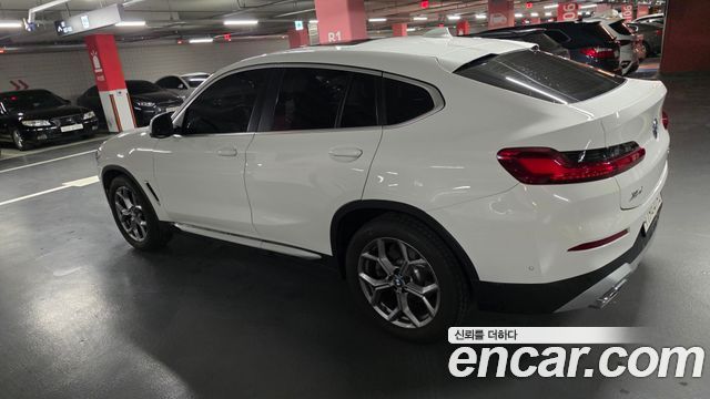 BMW X4 xDrive20i xLine — пробег 20 000 км — фото 4 из 5