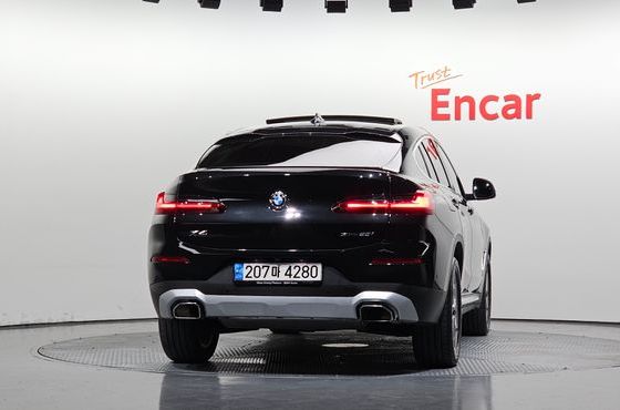 BMW X4 xDrive20i xLine — пробег 42 682 км — фото 4 из 5