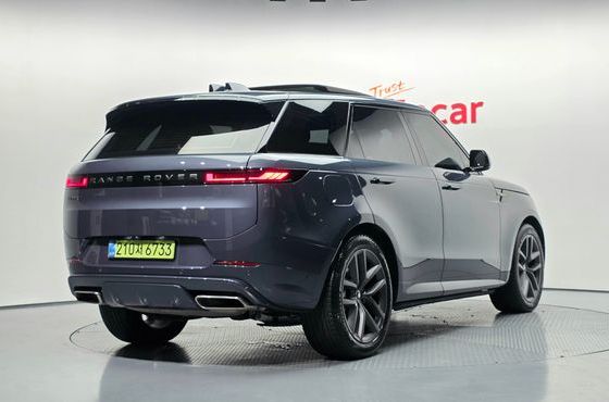 Land Rover Range Rover Sport P550E Dynamic HSE — пробег 23 780 км — фото 2 из 5