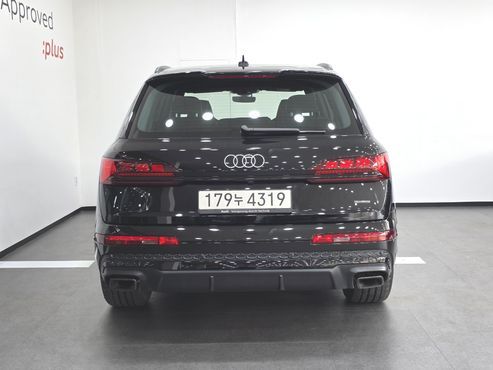 Audi Q7 55 TFSI Quattro Premium — пробег 943 км — фото 4 из 5