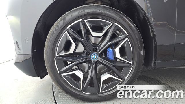 BMW iX из Кореи Encar