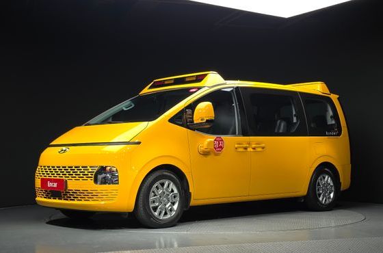 Hyundai Staria L3.5 Kinder Safety Car 11-Seater — пробег 9 938 км — фото 1 из 5