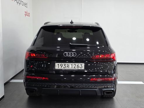 Audi Q7 55 TFSI Quattro Premium — пробег 8 633 км — фото 4 из 5
