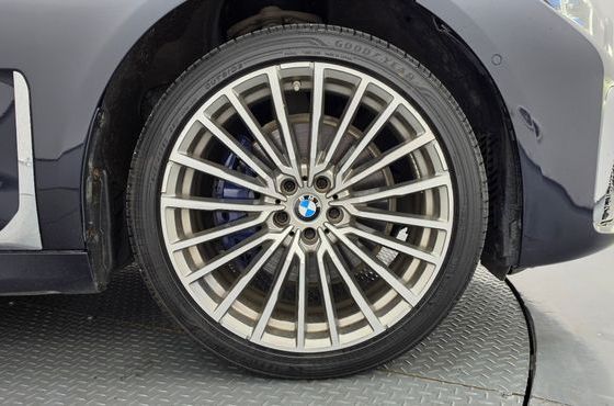 BMW 7-Series 740Li xDrive M Sport Package — пробег 173 493 км — фото 5 из 5