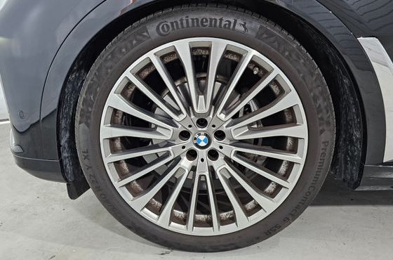 BMW X7 xDrive 40i Design Pure Excellence 7-Seater — пробег 13 757 км — фото 5 из 5
