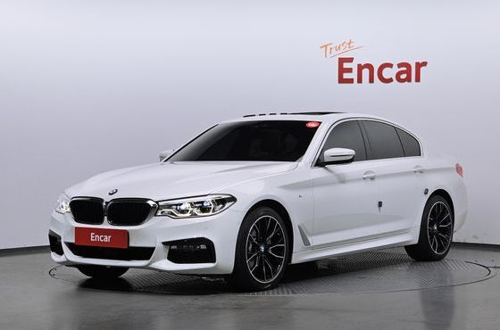 BMW 5-Series 520d xDrive M Sport Package Plus — пробег 104 672 км — фото 1 из 5