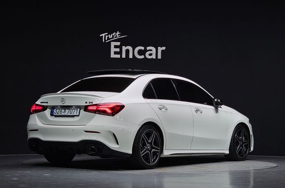 Mercedes-Benz A-Class AMG A35 4MATIC Sedan — пробег 23 984 км — фото 2 из 5