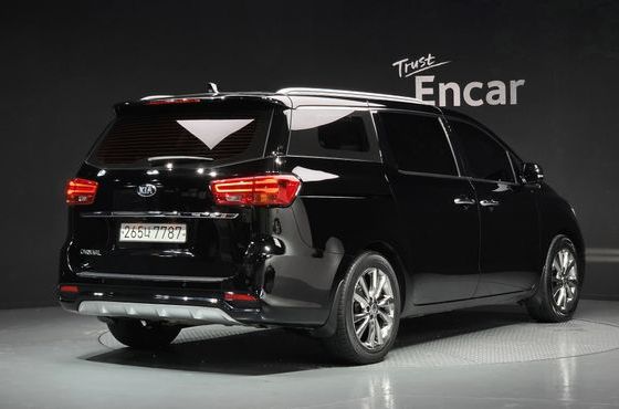 Kia Carnival 9-Seater Noblesse Special — пробег 56 639 км — фото 2 из 5