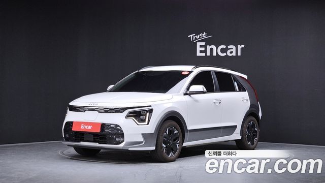 Kia Niro Earth — пробег 11 026 км — фото 1 из 5