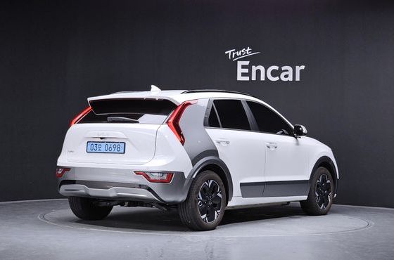 Kia Niro Earth — пробег 11 026 км — фото 2 из 5