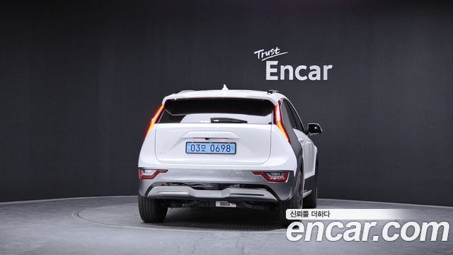 Kia Niro Earth — пробег 11 026 км — фото 4 из 5