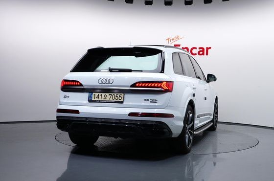 Audi Q7 55 TFSI Quattro Premium — пробег 119 712 км — фото 4 из 5