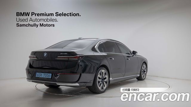 BMW i7 xDrive 60 Design Pure Excellence — пробег 48 500 км — фото 4 из 5