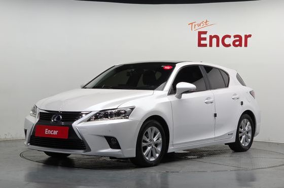 Lexus CT200h 1.8 Supreme ZWA10 — пробег 78 408 км — фото 1 из 5