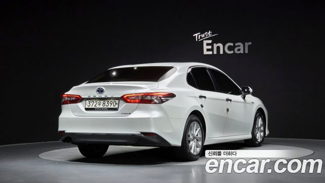 Toyota Camry 2.5 LE Hybrid — пробег 105 009 км — фото 2 из 5