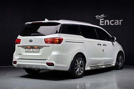 Kia Carnival 9-Seater Noblesse — пробег 191 407 км — фото 2 из 5